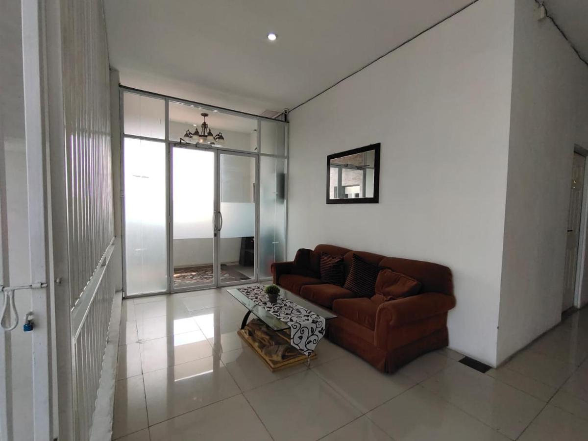 ג'קרטה Fuji Residence מראה חיצוני תמונה